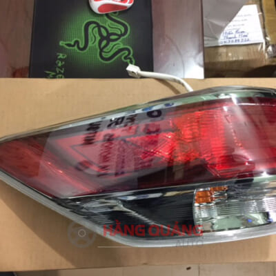 ĐÈN HẬU HIGHLANDER 2015 2016